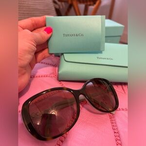 *LIKE NEW* Authentic Tiffany & Co Sunglasses